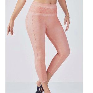 Fabletics High Waisted 7/8 Capri Legging Rosebloom